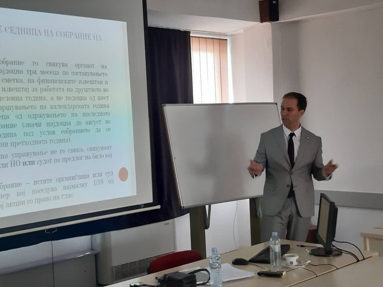 Guest speaker from Vitaminka, delivering a lecture on the class “Organizational behavior”