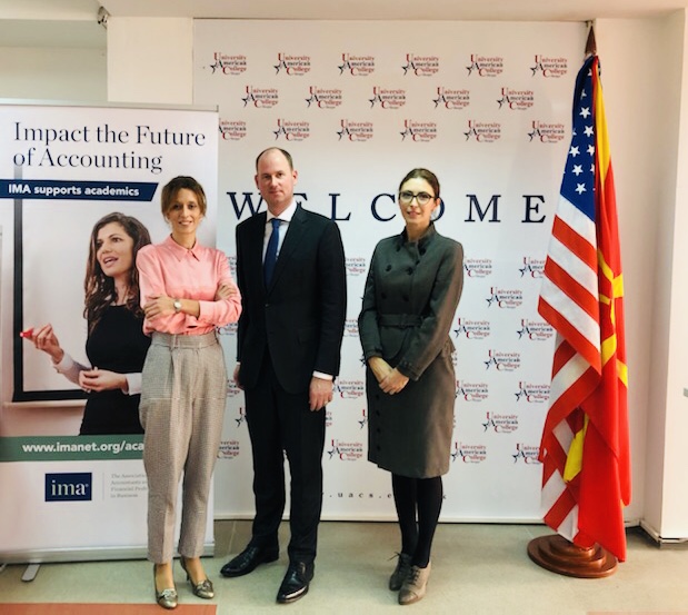 Alain Mulder from Institute for Management Accountants as a guest lecturer of International Week at UACS