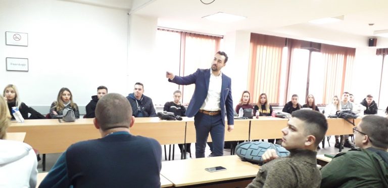 Филип Димитровски,CEO на TIGО Finance, гостин предавач на УАКС