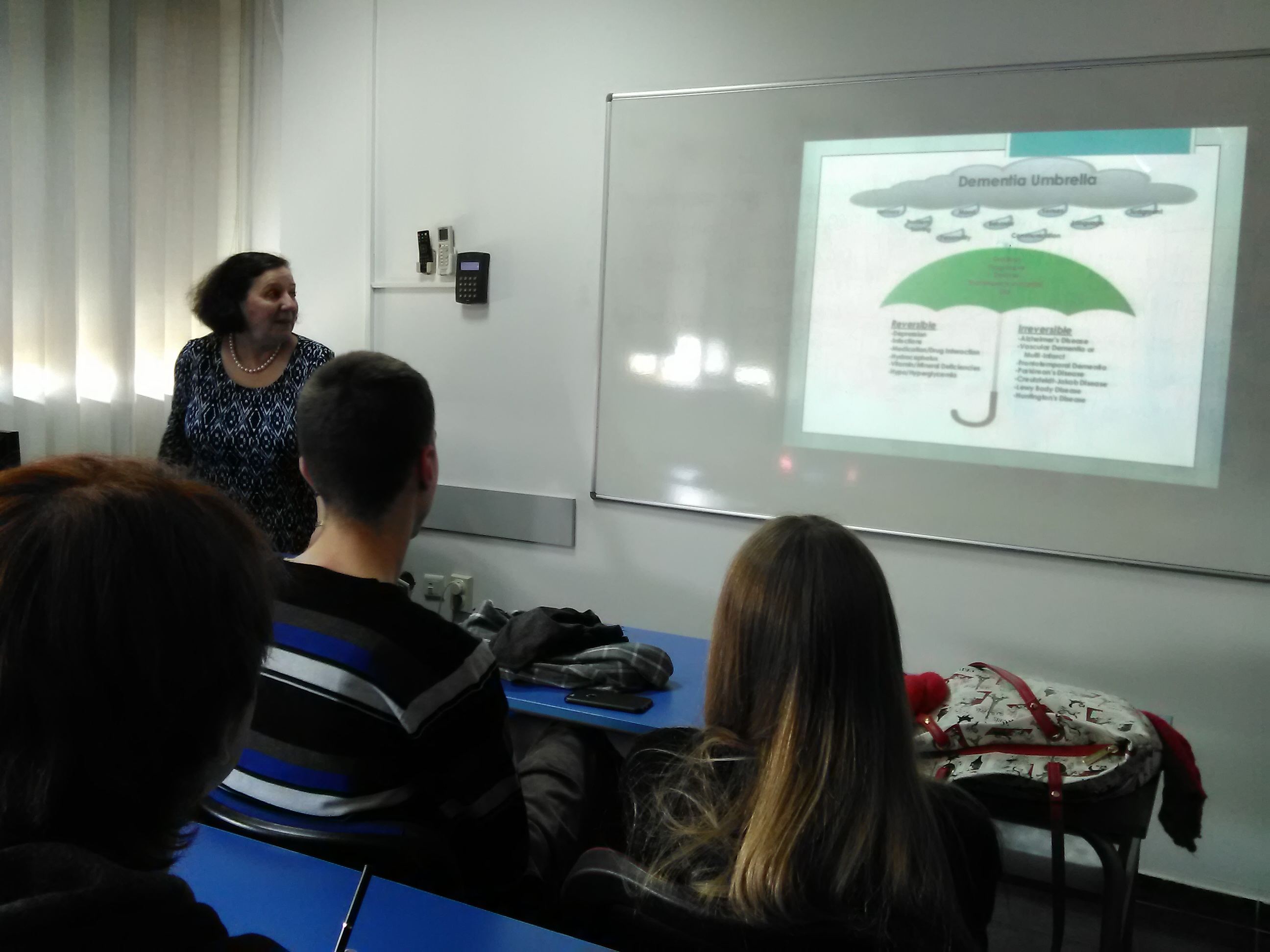 Стареење, деменција и улогата на психологот во клиниките за проблеми со меморијата
