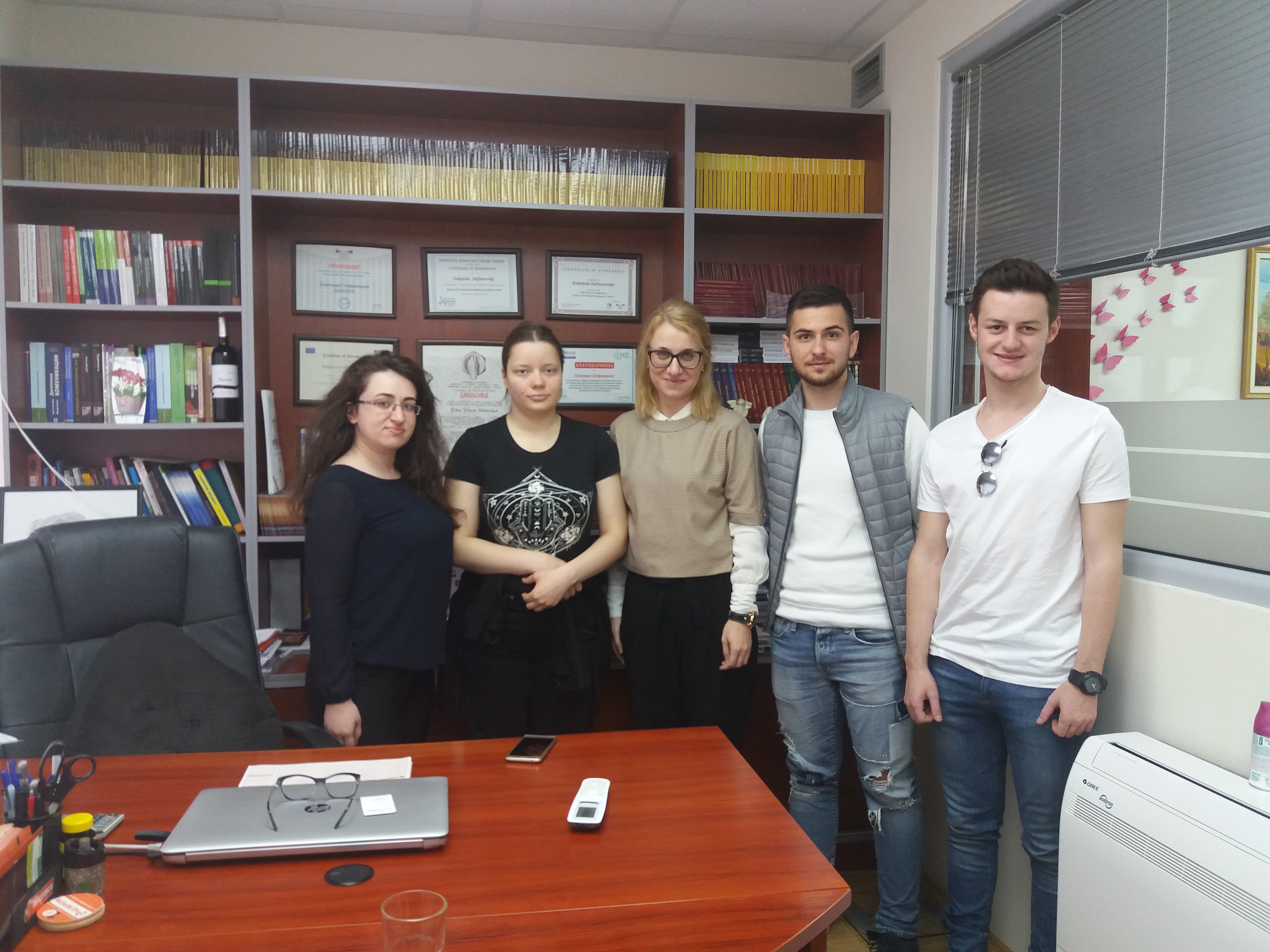 Студентите од ФСЈ во посета на Ад Вербум