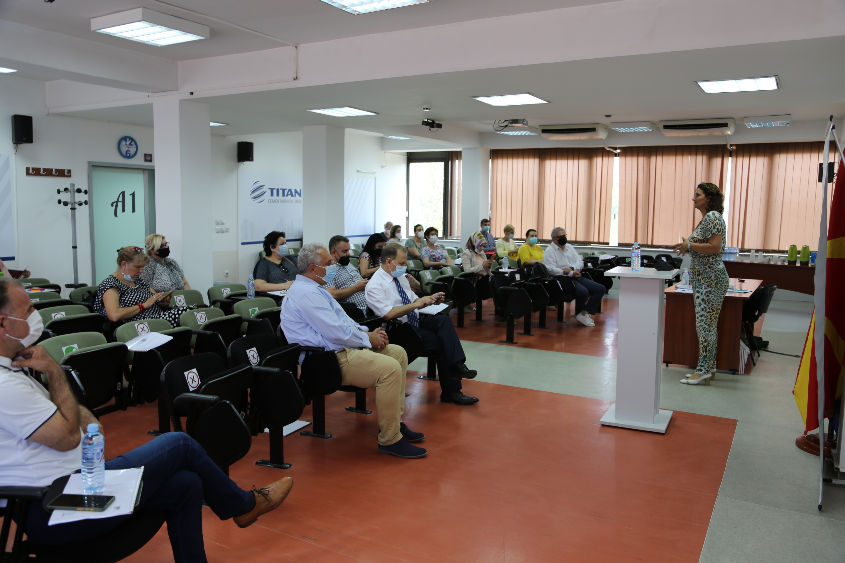 Преку обуки за наставници до претприемничко општество